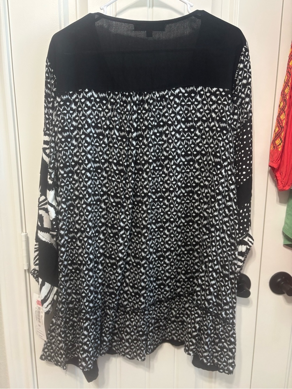 Black Embroidered Floral Tunic Top with Mixed-Print Sleeves - Picture 3 of 7